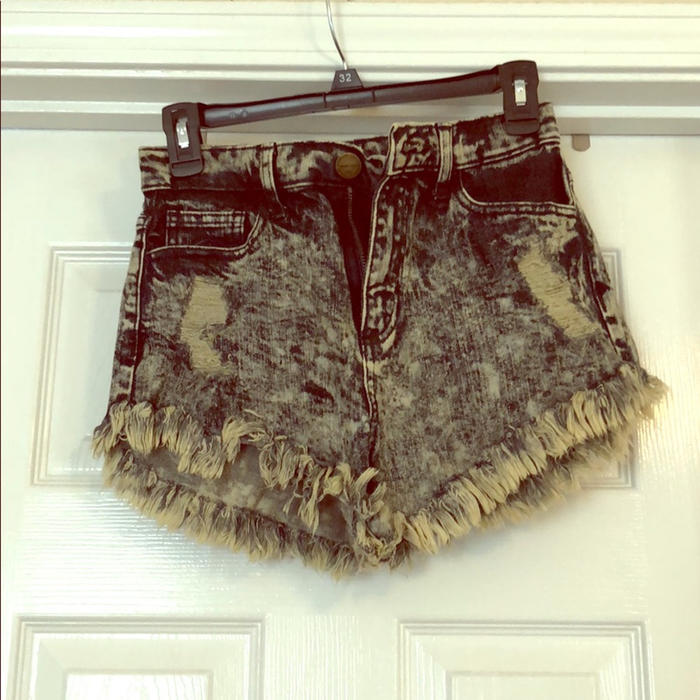 High waisted acid-washed cut off jean shorts